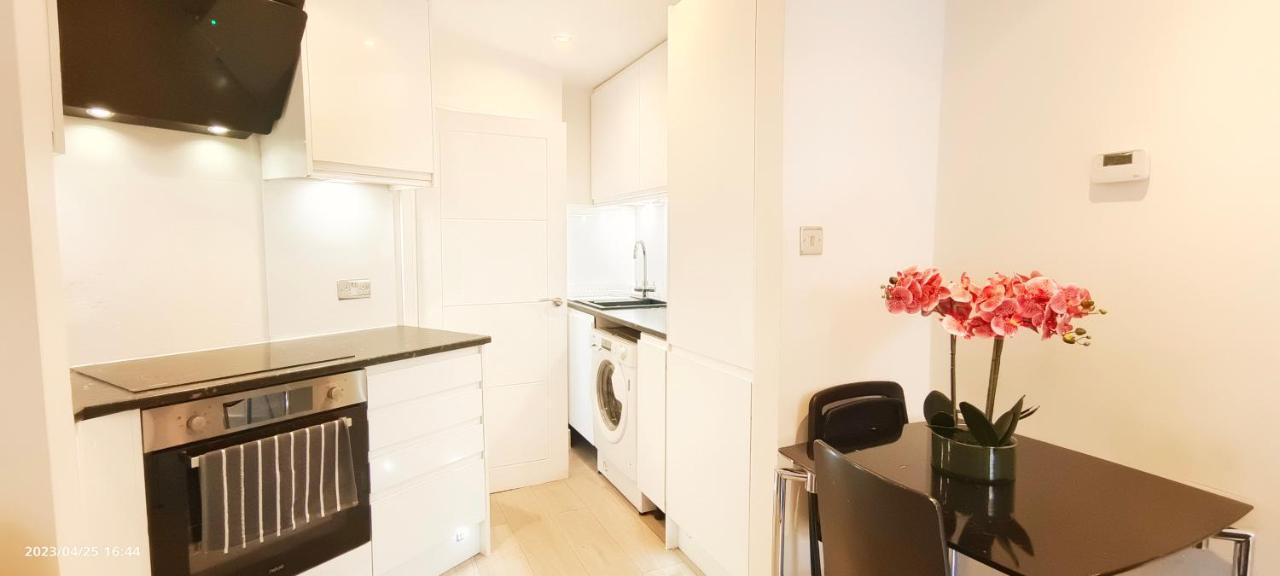 Appartamento Daisy Garden In Marylebone Londra Esterno foto