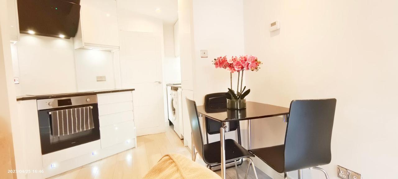 Appartamento Daisy Garden In Marylebone Londra Esterno foto